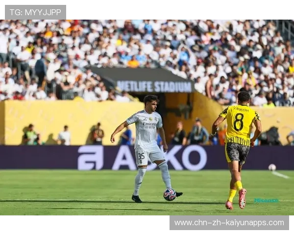 世界杯姆巴佩弧顶世界波冲上赛事热搜榜首